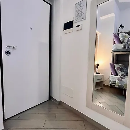 Belsorriso 2 - Elegance With Private Parking -reservation Required-